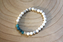 Charger l'image dans la galerie, Bracelet "Sérénité et Aisance" - Howlite et Apatite